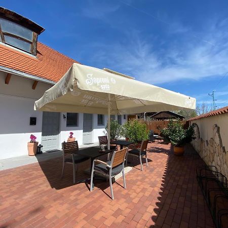 Szkíta Panzió Acomodação com café da manhã Balatonmáriafürdő Exterior foto