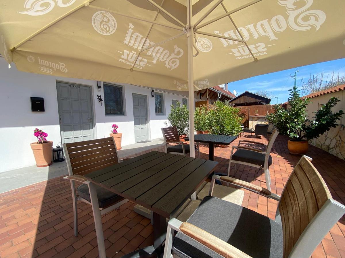 Szkíta Panzió Acomodação com café da manhã Balatonmáriafürdő Exterior foto